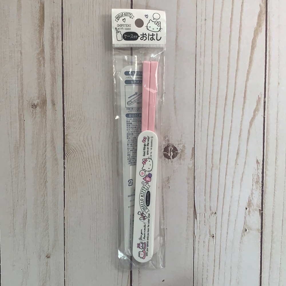 4/$25 NWT Sanrio Hello Kitty Chopsticks w/ Case